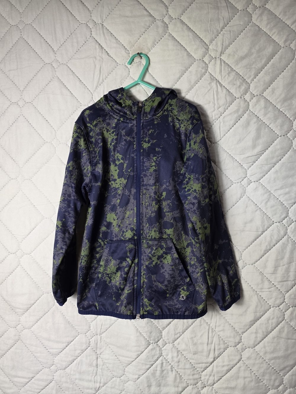 Xersion Kids Hooded Zip Jacket in Navy and Green Sz S